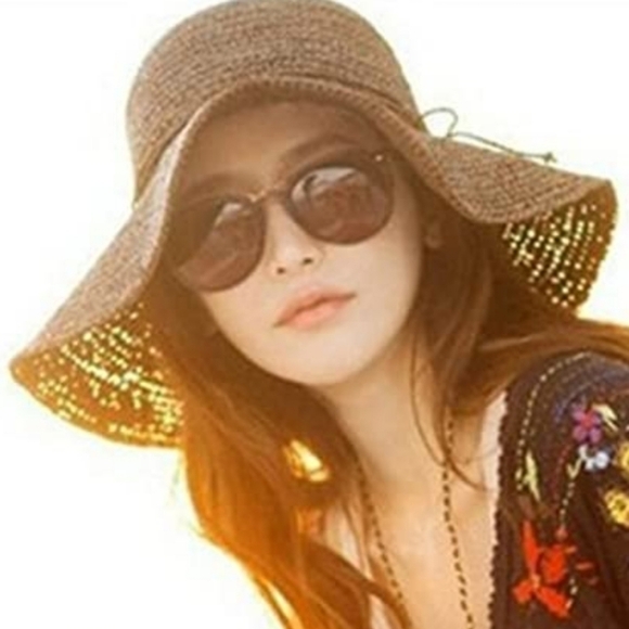 Floppy Foldable Wide Brim Chic Sun Hat - Picture 1 of 5